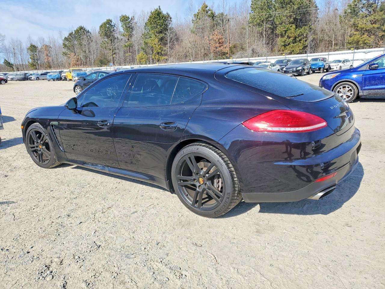 2016 Porsche Panamera 2