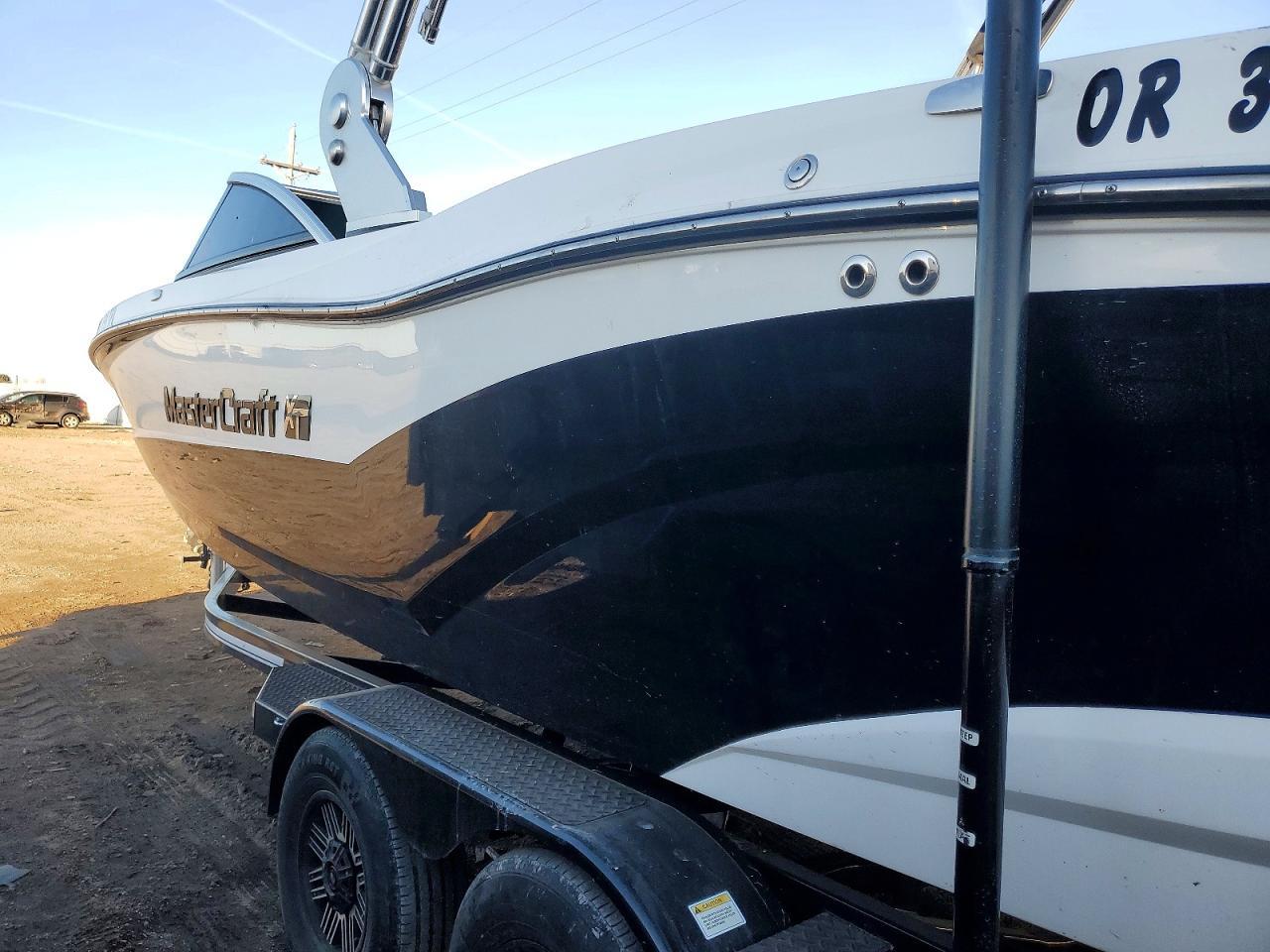 2019 Mastercraft XT22-Inboard Engine