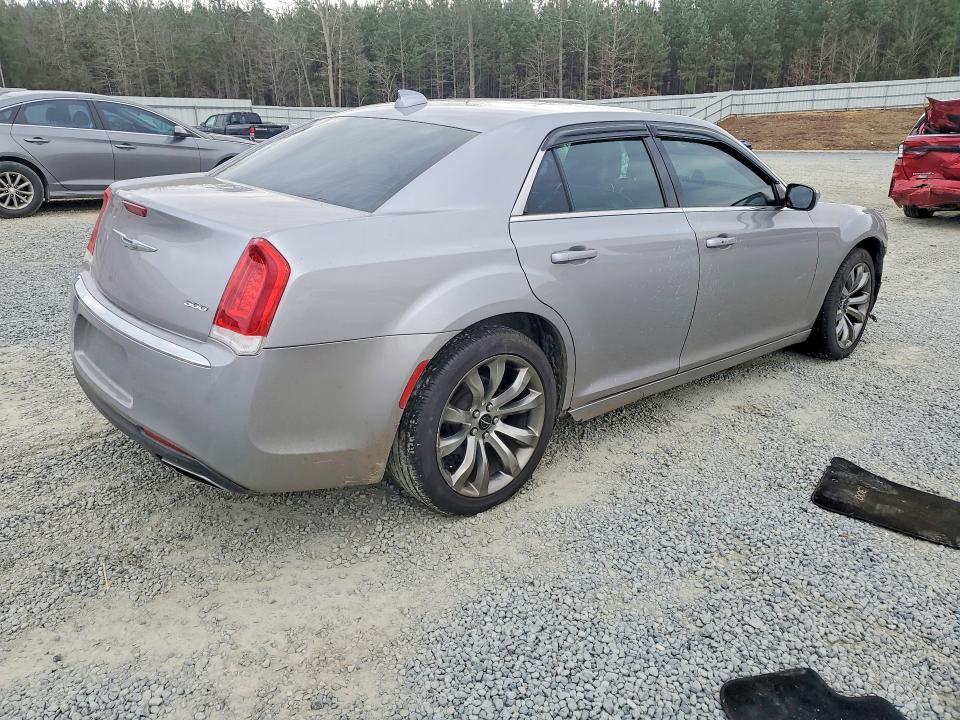2016 Chrysler 300 Limited