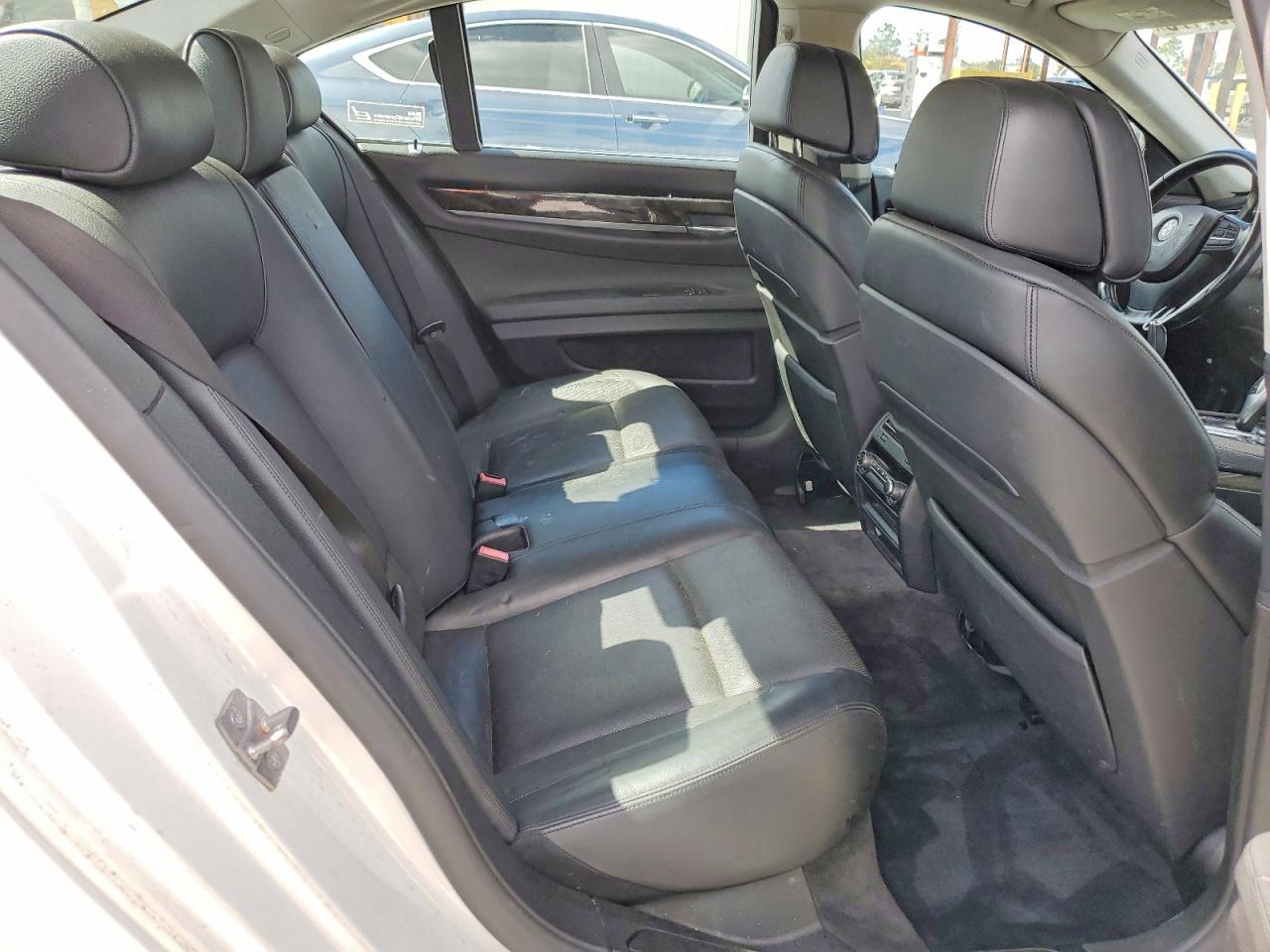 2011 BMW 740 i