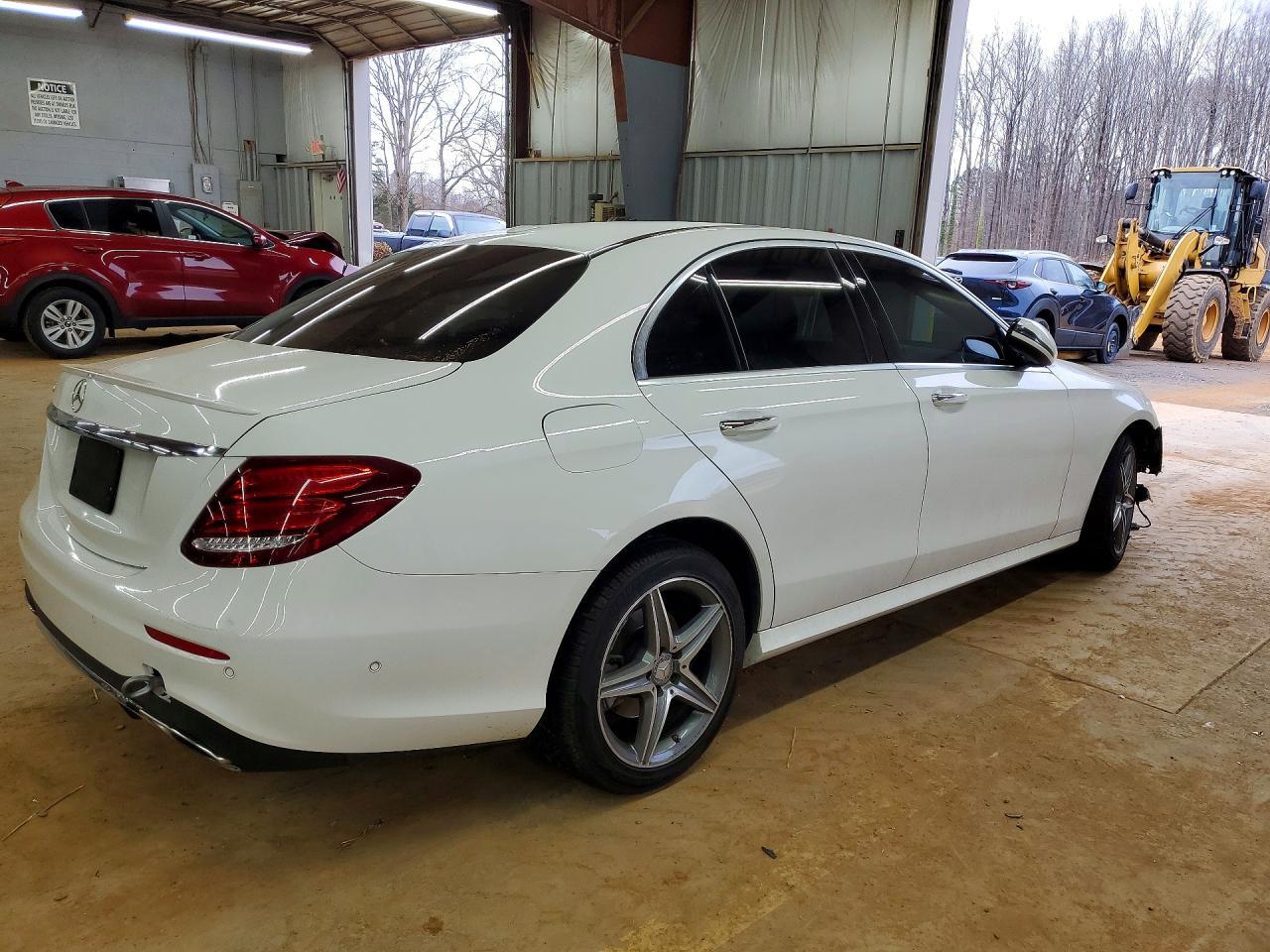 2017 Mercedes-Benz E 300