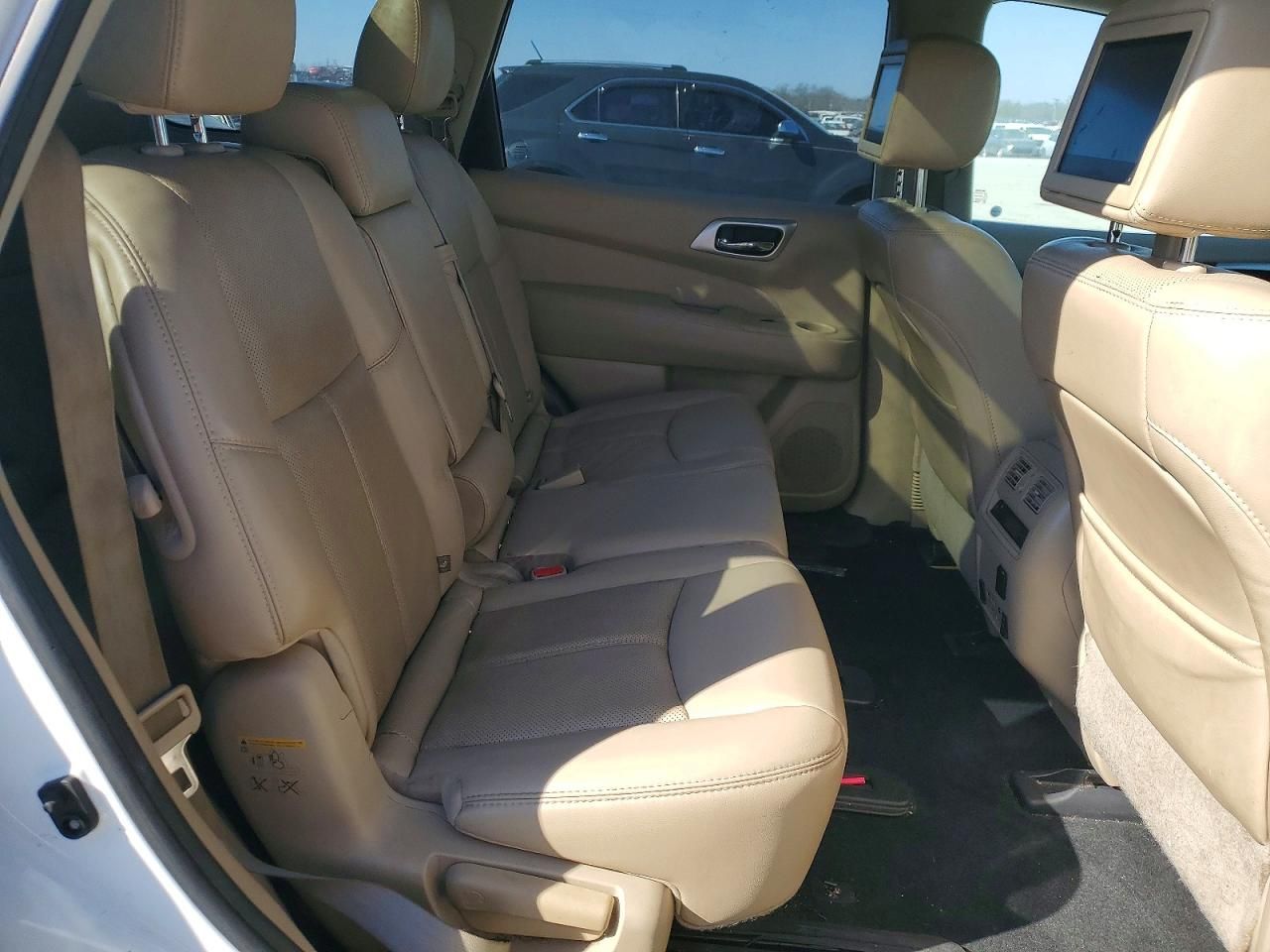 2017 Nissan Pathfinder s