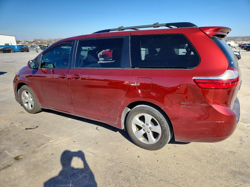 2017 Toyota Sienna le