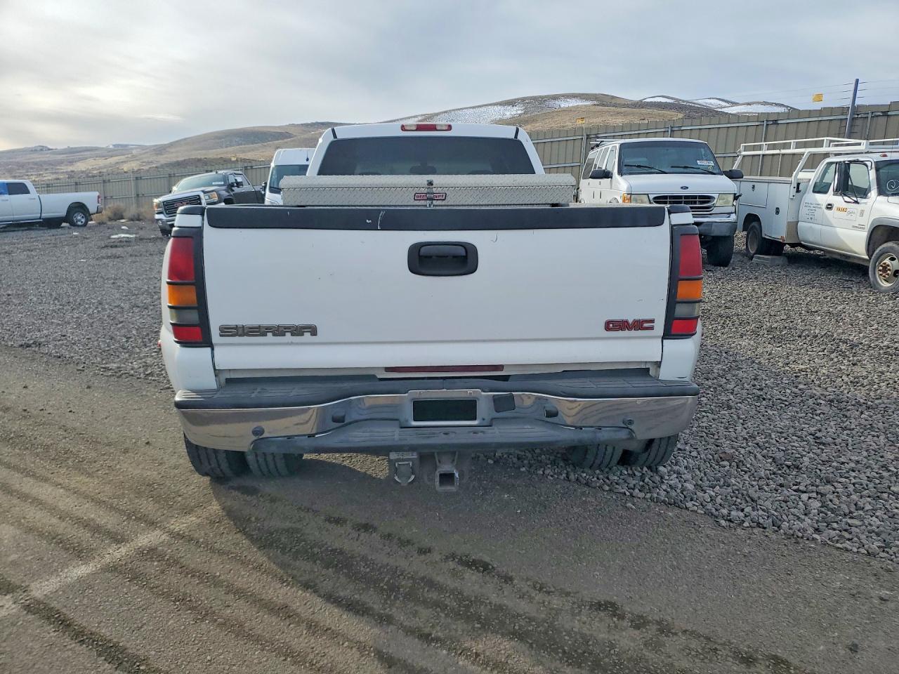 2003 GMC New Sierra C3500