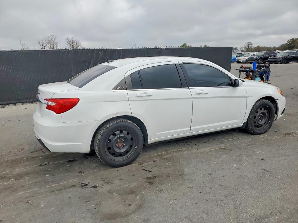 2013 Chrysler 200 Touring