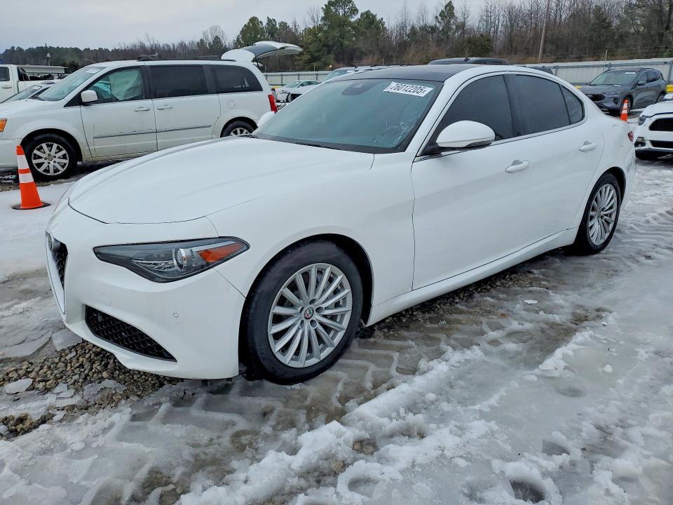 2021 Alfa Romeo Giulia Sport
