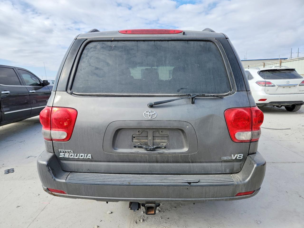 2005 Toyota Sequoia SR5