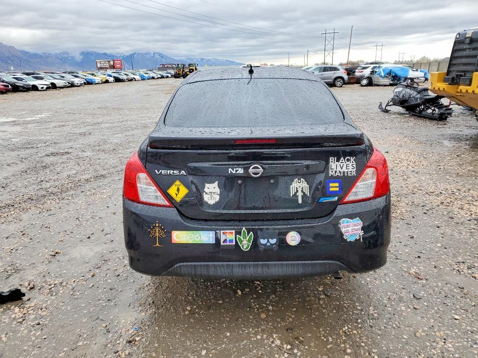 2015 Nissan Versa 1.6 s Plus