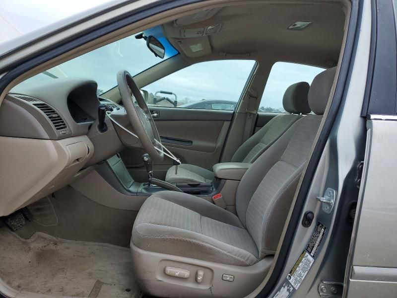 2005 Toyota Camry le