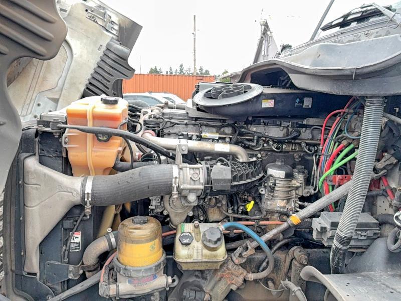 2016 Frht Cascadia 1-Trucks Truck Cab AND Chassi