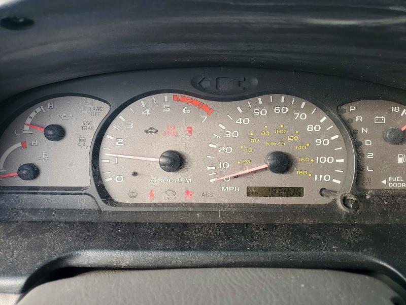 2004 Toyota Sequoia SR5