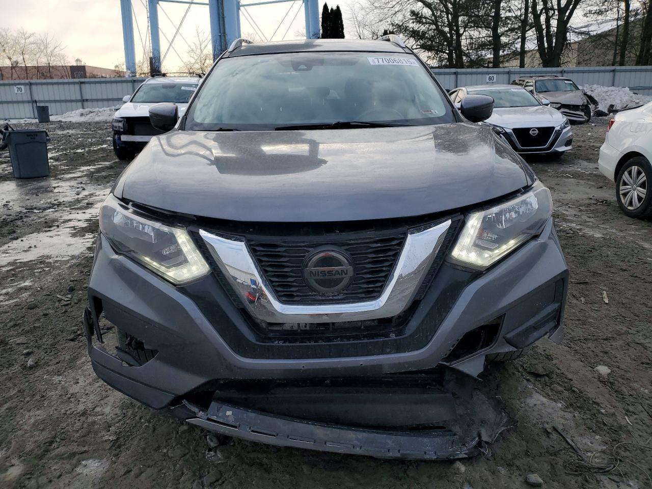 2020 Nissan Rogue sv