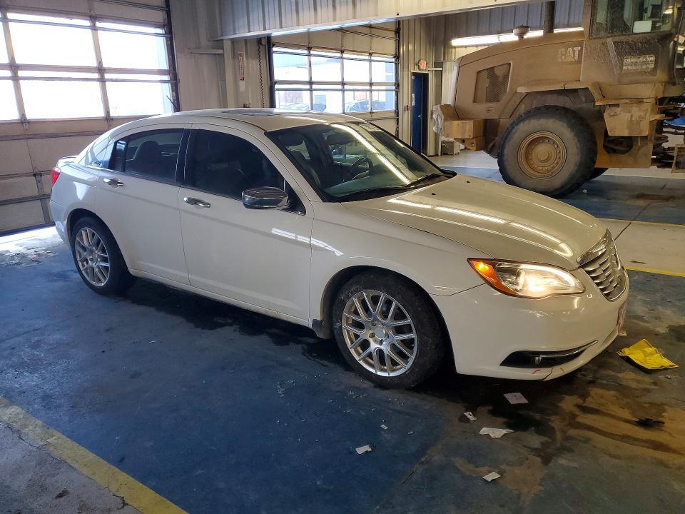 2013 Chrysler 200 Limited