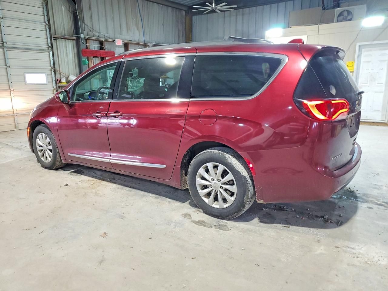 2017 Chrysler Pacifica Touring l