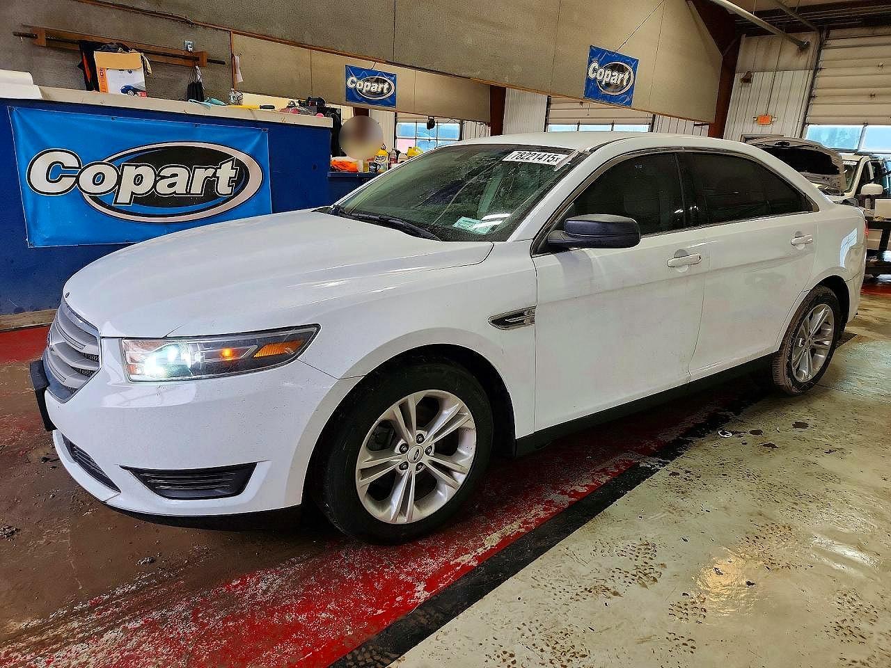 2015 Ford Taurus se