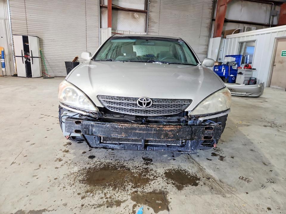 2004 Toyota Camry le V6