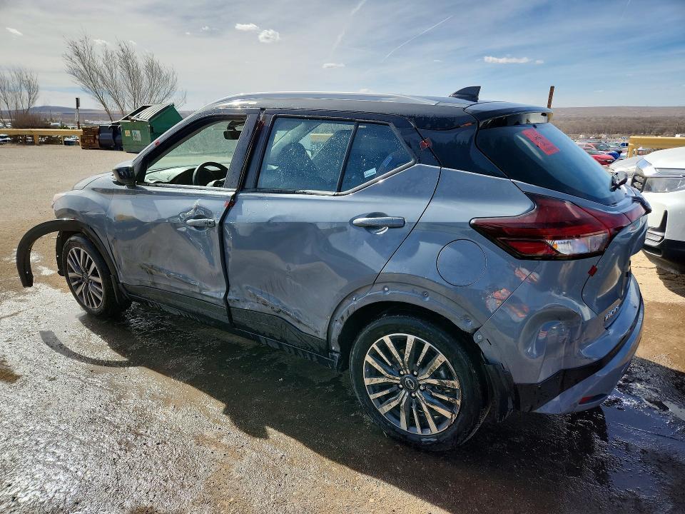 2023 Nissan Kicks sv