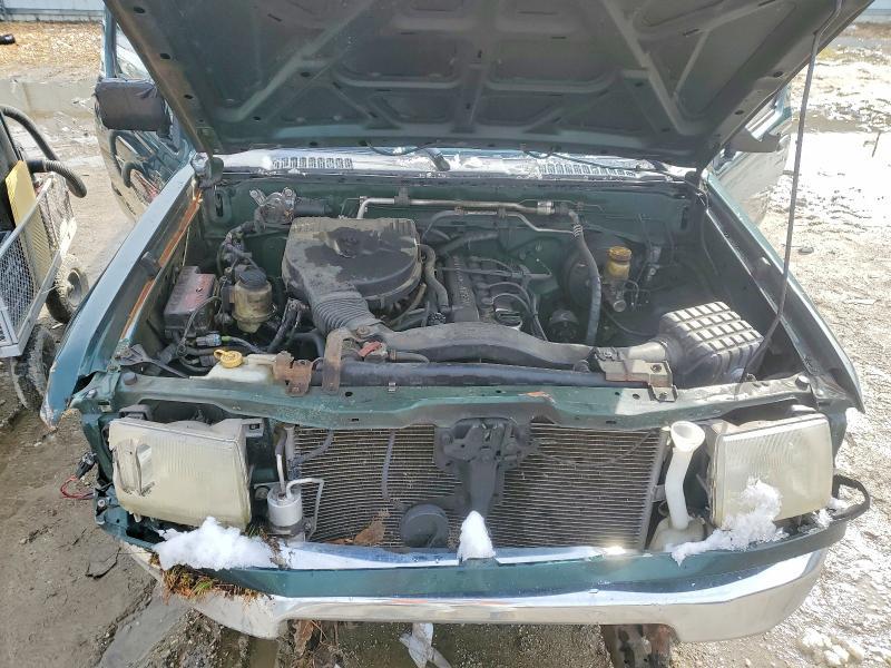 2000 Nissan Frontier XE