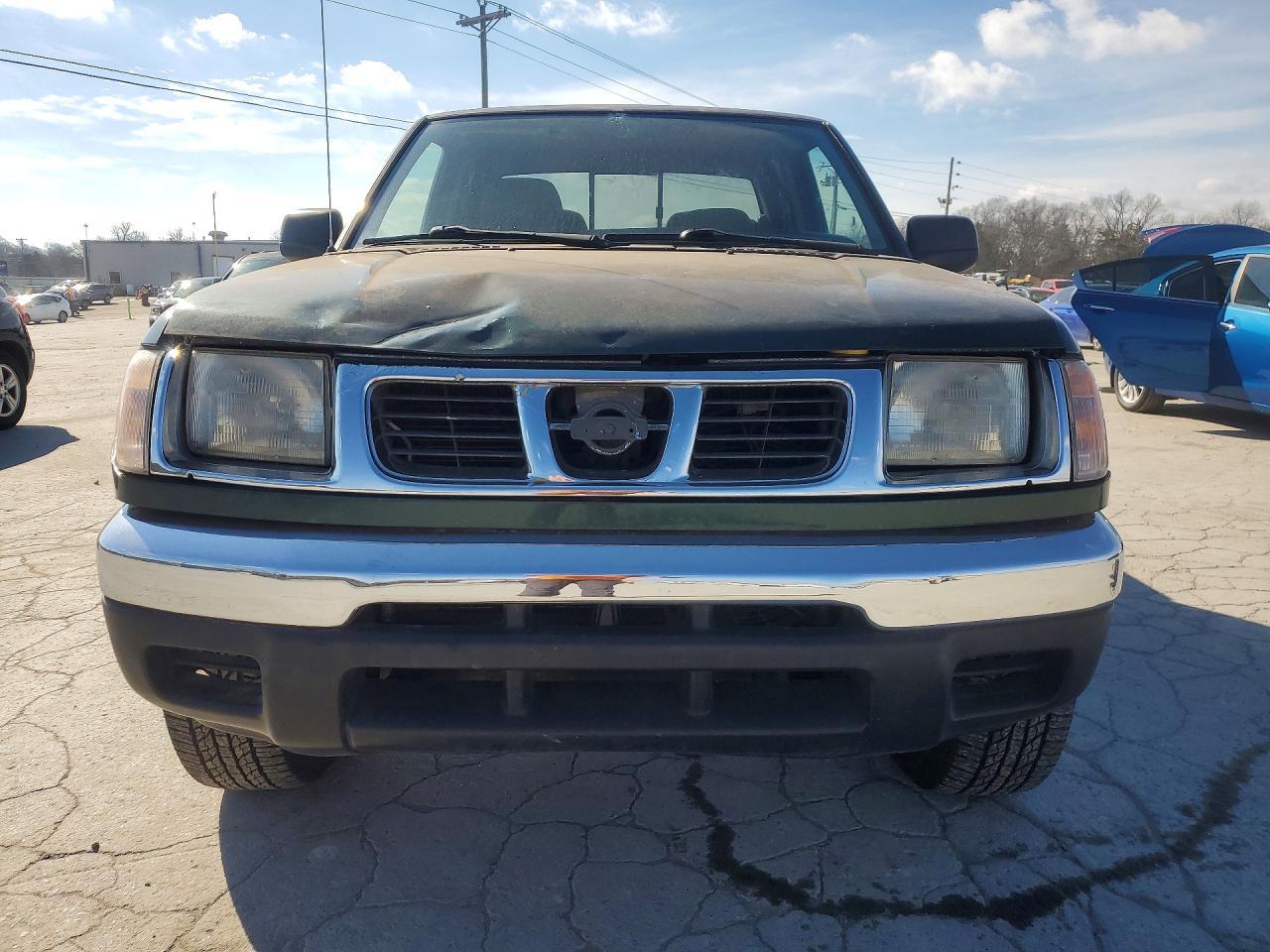 2000 Nissan Frontier Crew cab xe