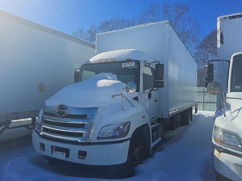 2017 Hino 268 BOX Truck