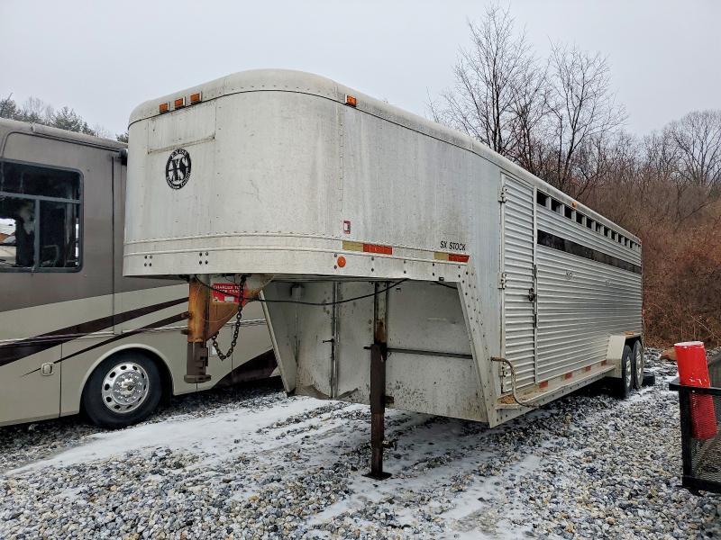 1998 Exxiss Livestock Trailer