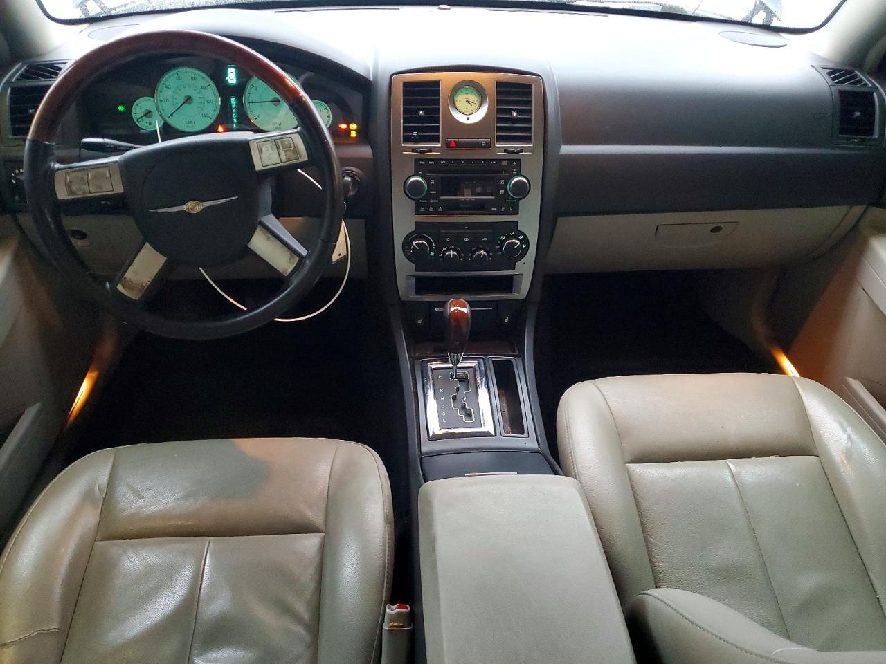 2005 Chry 300