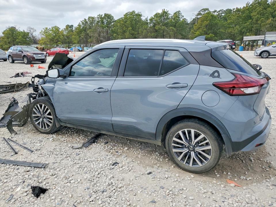 2021 Nissan Kicks sv