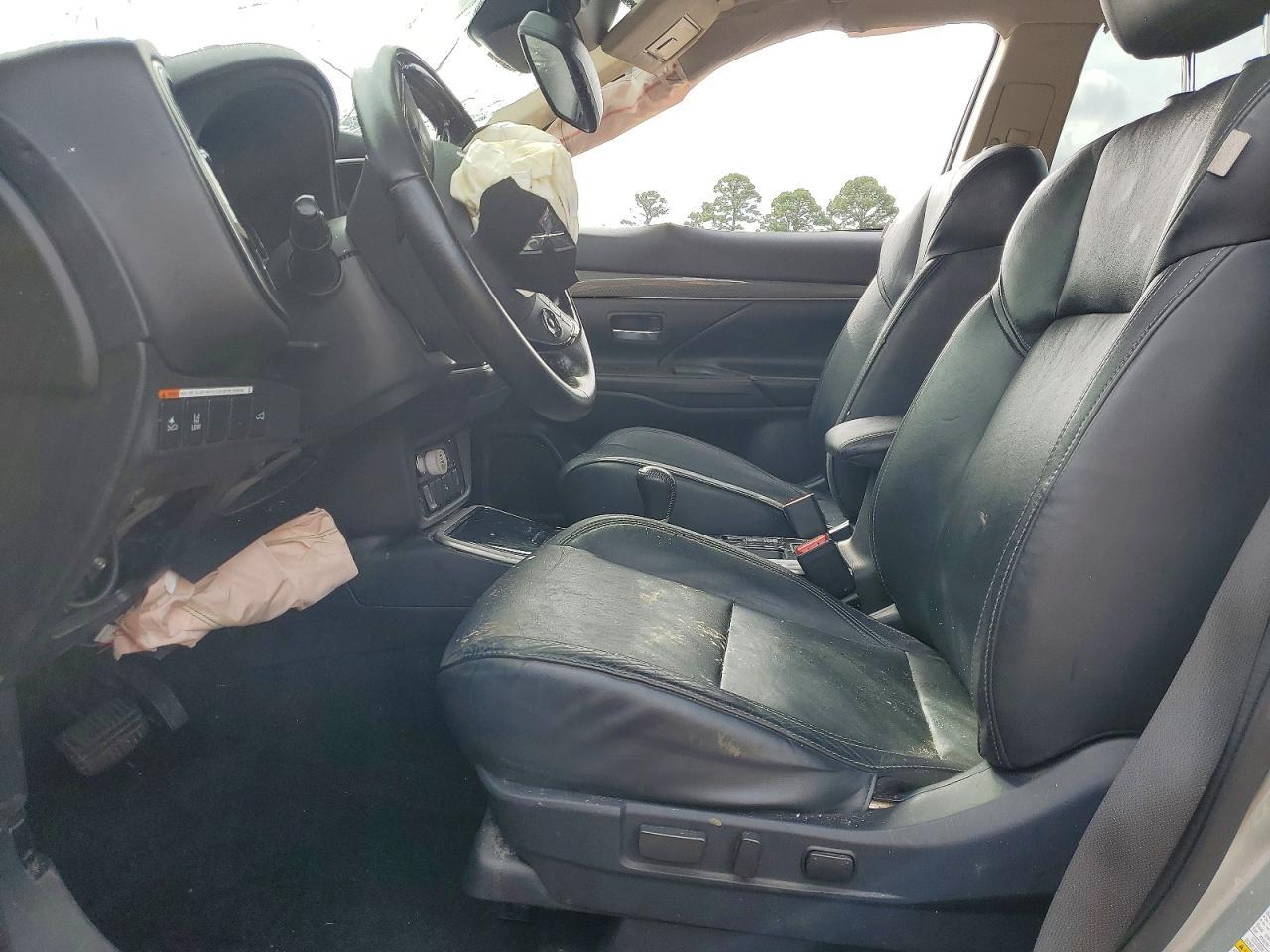 2020 Mitsubishi Outlander se