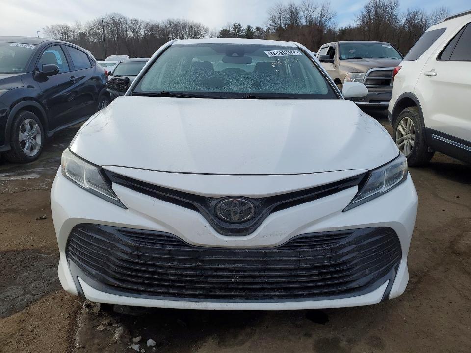 2020 Toyota Camry le