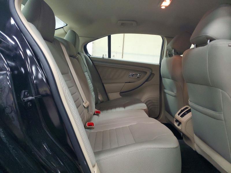 2018 Ford Taurus se