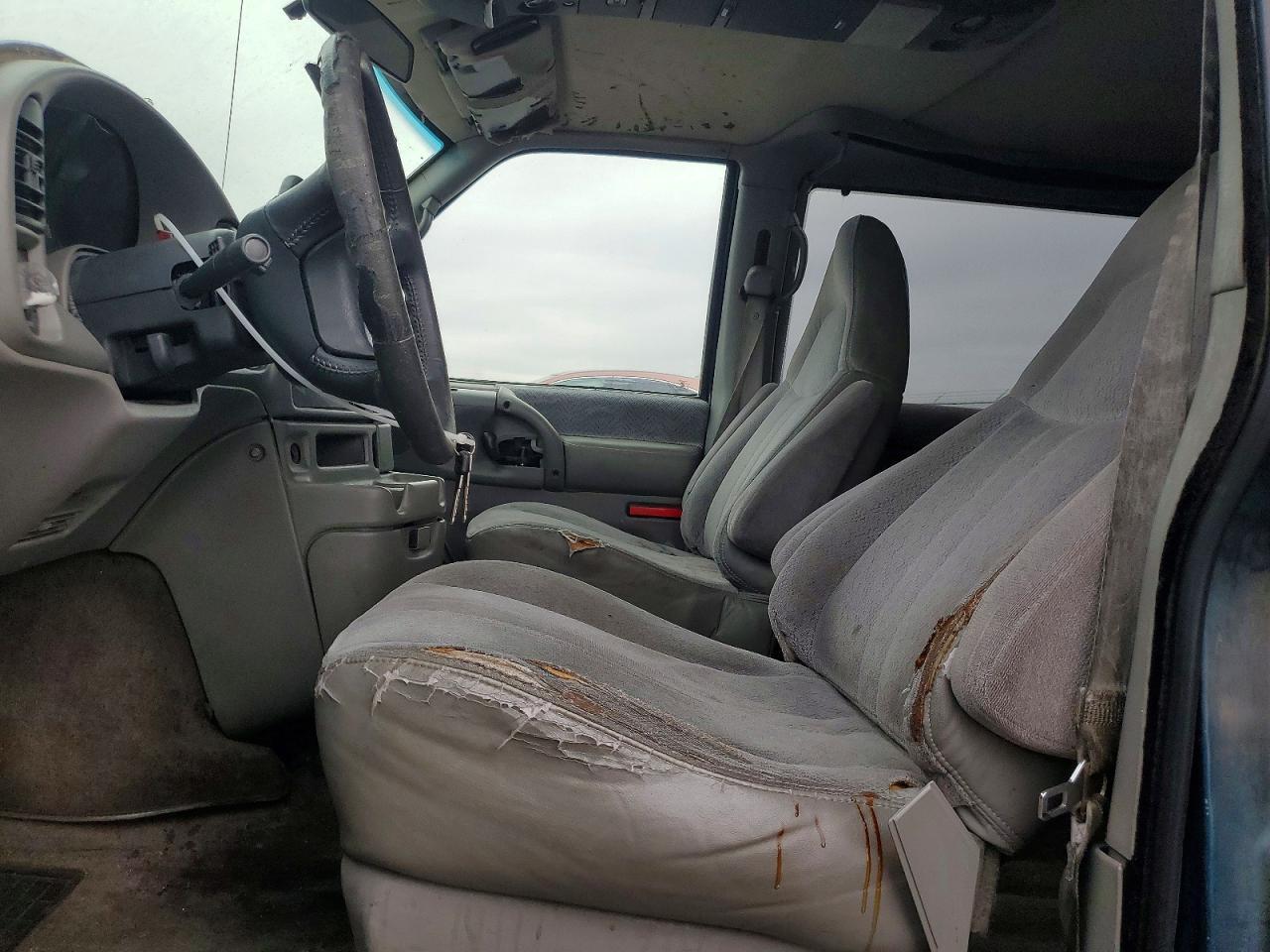 1997 GMC Safari XT