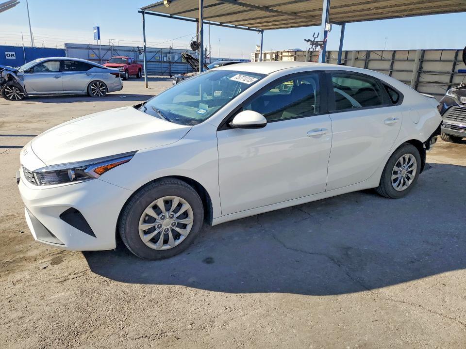 2023 KIA Forte lx