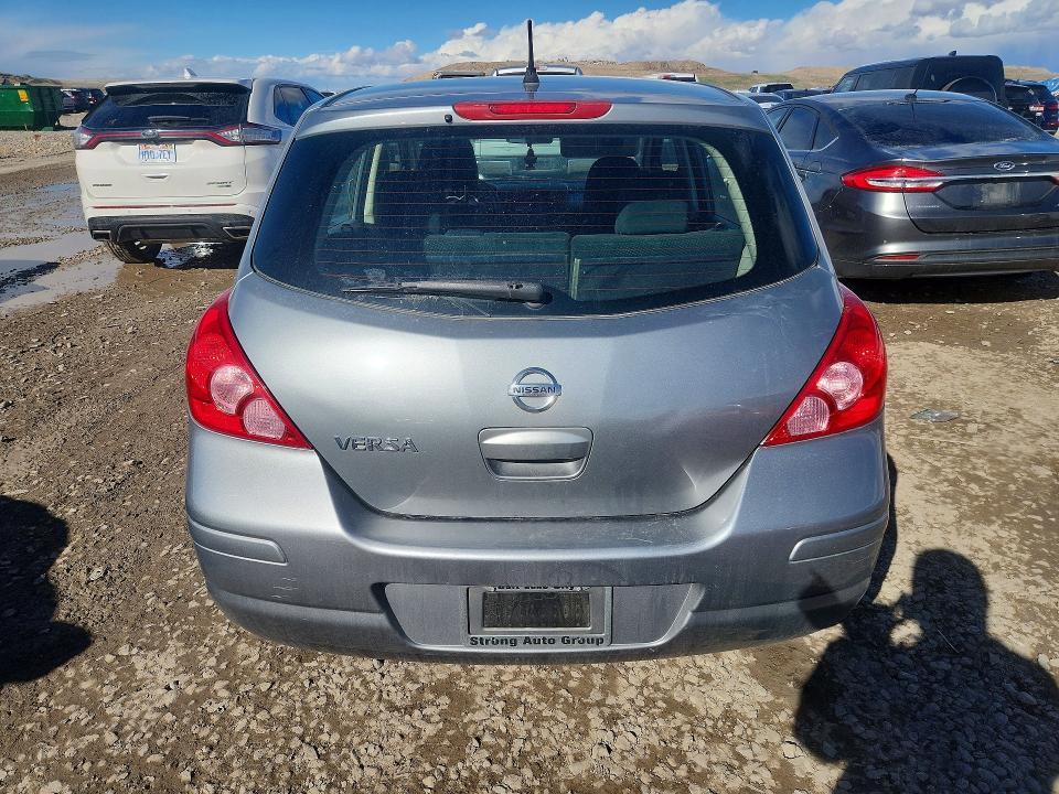 2011 Nissan Versa 1.8 s