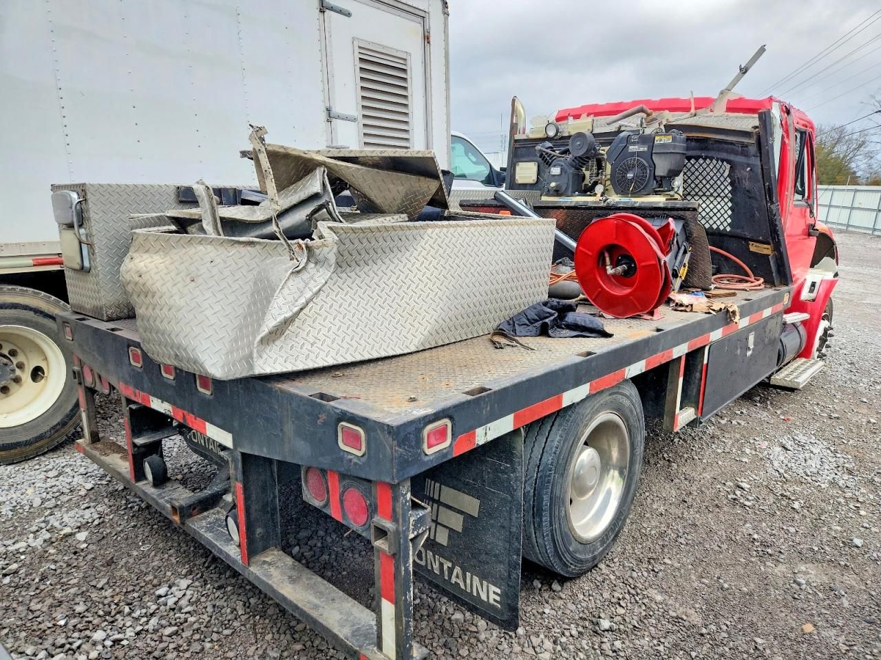 2003 International 4300 Flatbed Truck