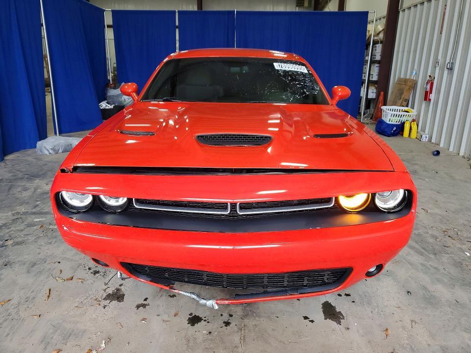 2016 Dodge Challenger r
