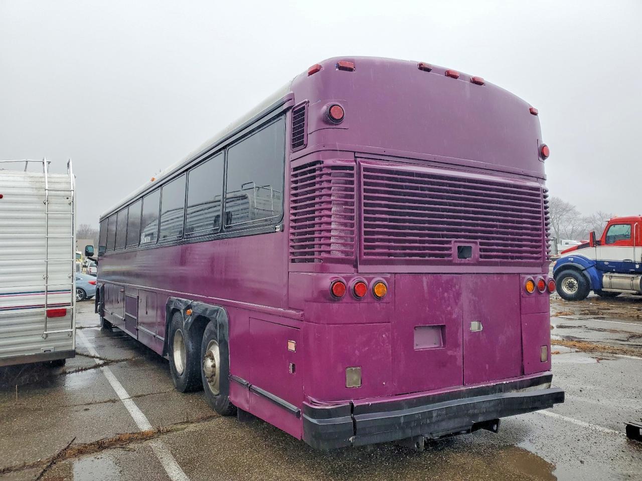 1998 Motor Coach Industries Transit Bus