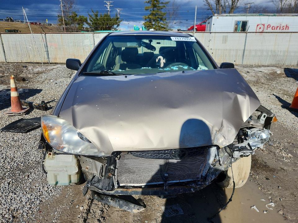 2005 Toyota Corolla le
