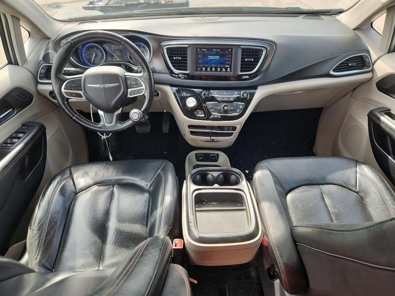 2020 Chrysler Pacifica Touring l