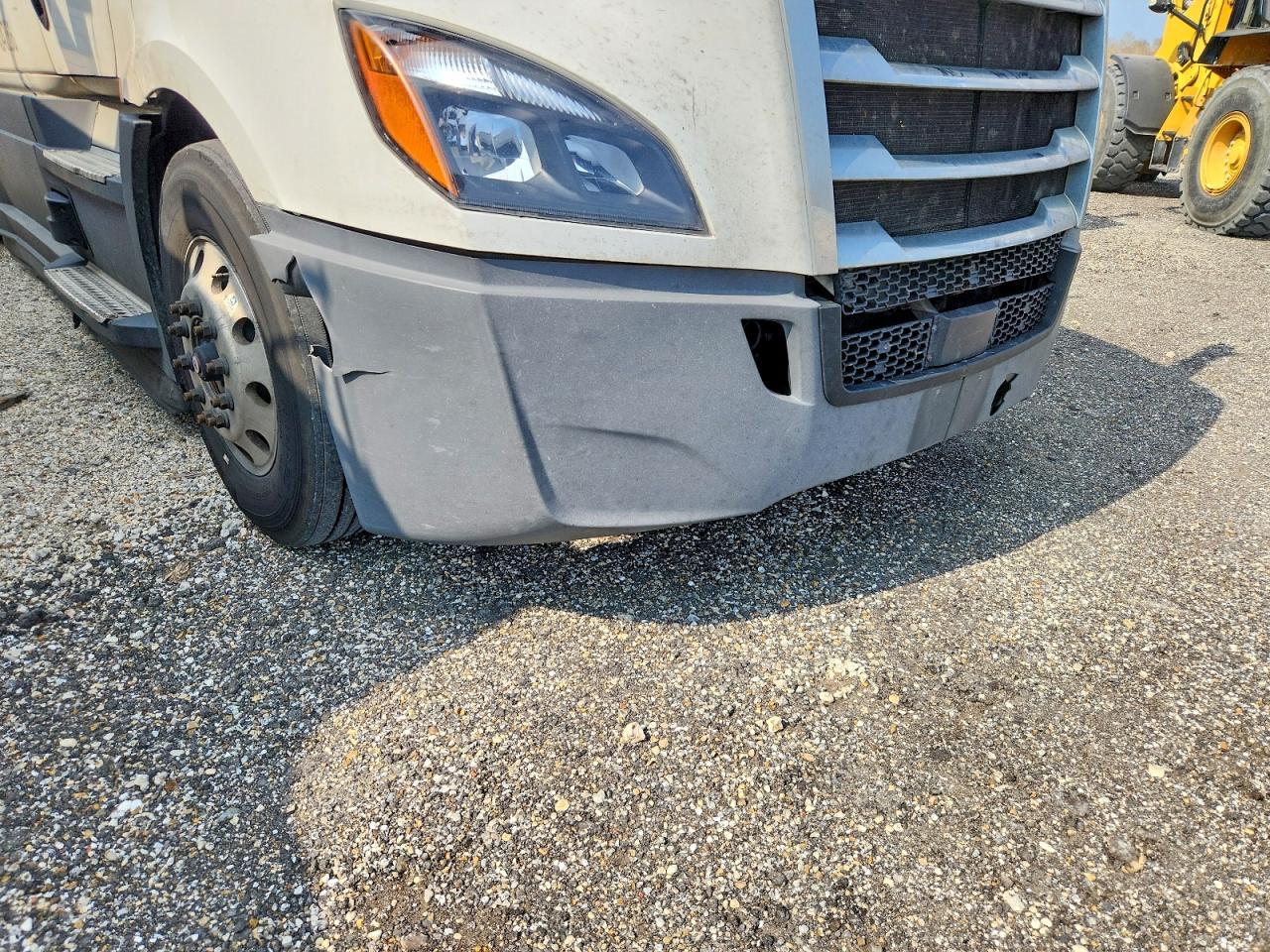 2021 Freightliner Cascadia 126 Semi Truck