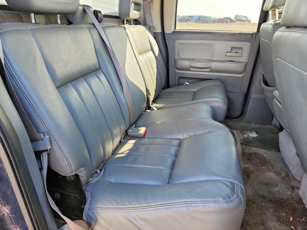 2005 Dodge Dakota Quad SLT