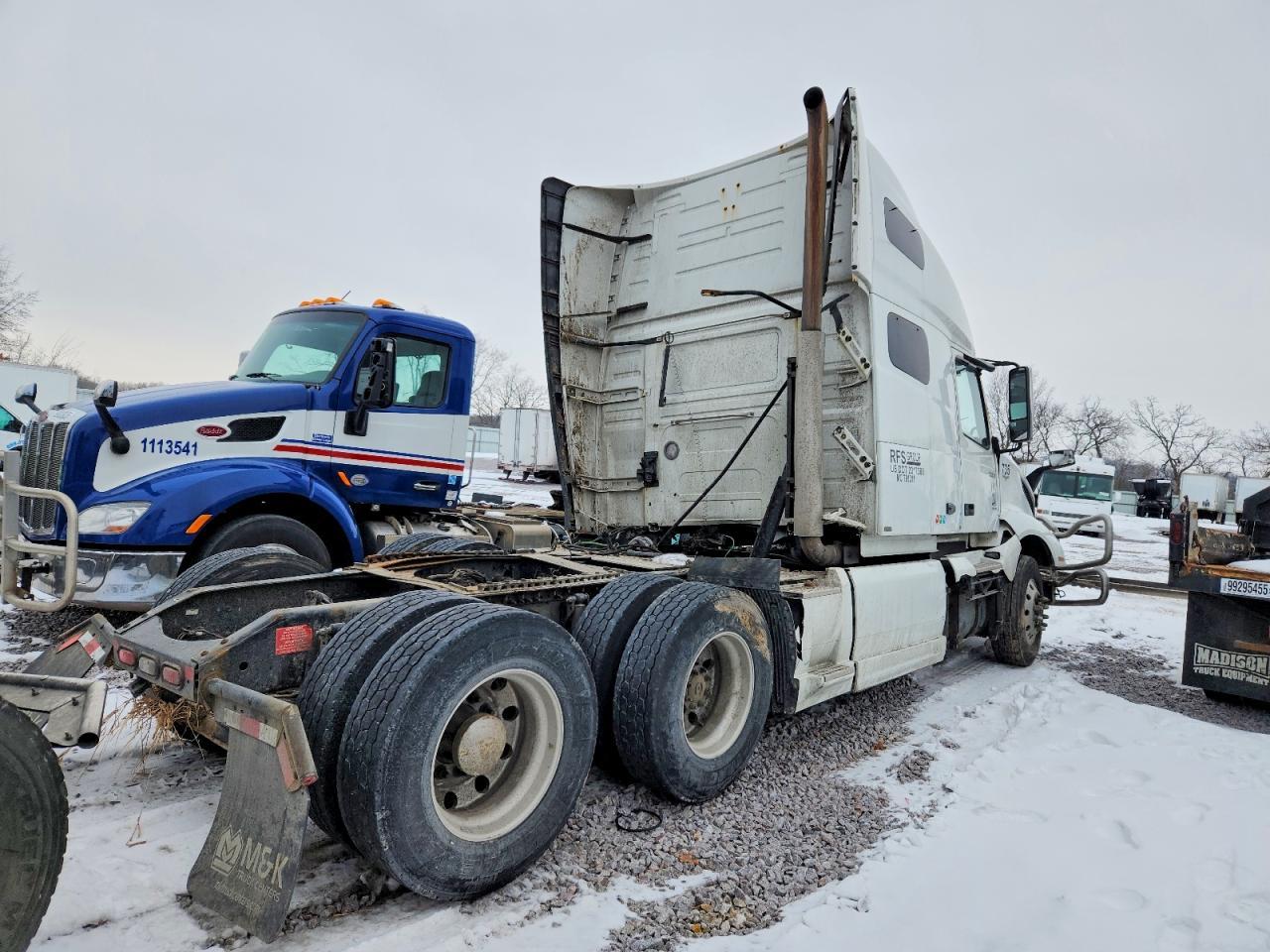 2020 Volv O VNL Semi Truck