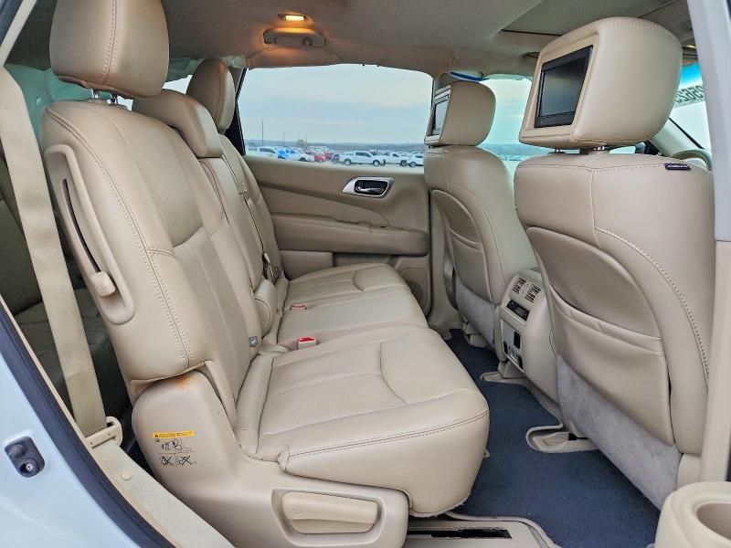 2014 Nissan Pathfinder s