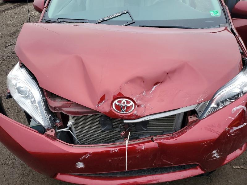 2012 Toyota Sienna xle