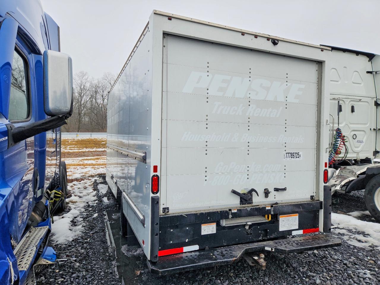 2022 GMC Savana BOX Truck