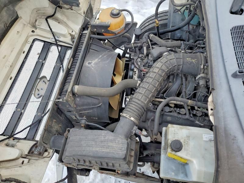 2015 Ford F650 Super Duty Flatbed Truck