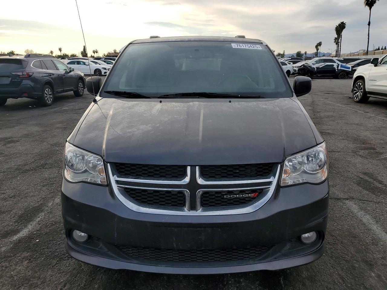2017 Dodge Grand Caravan sxt
