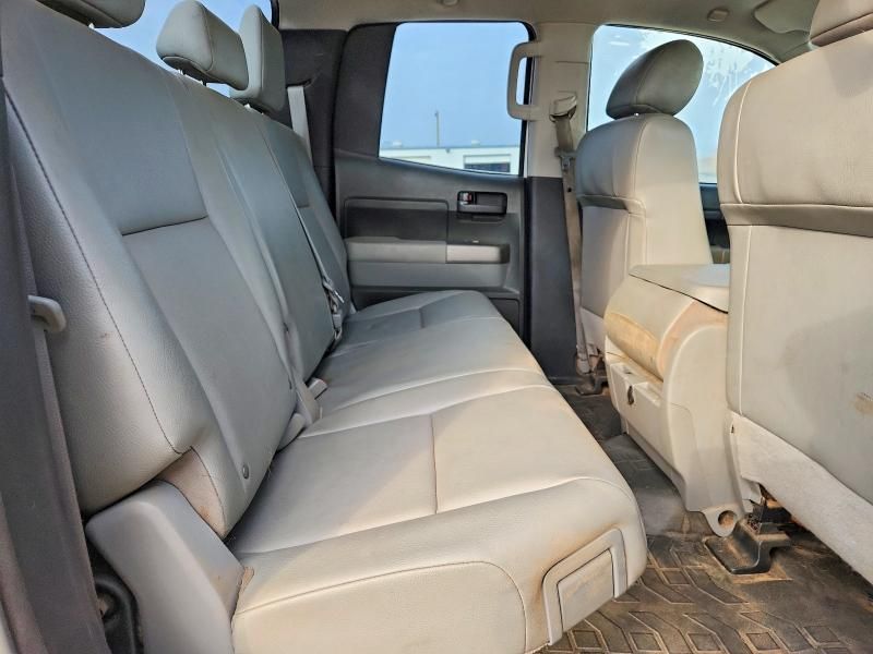 2013 Toyota Tundra Double cab SR5