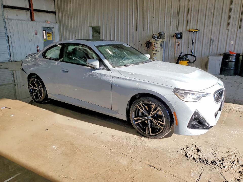 2025 BMW 230xi