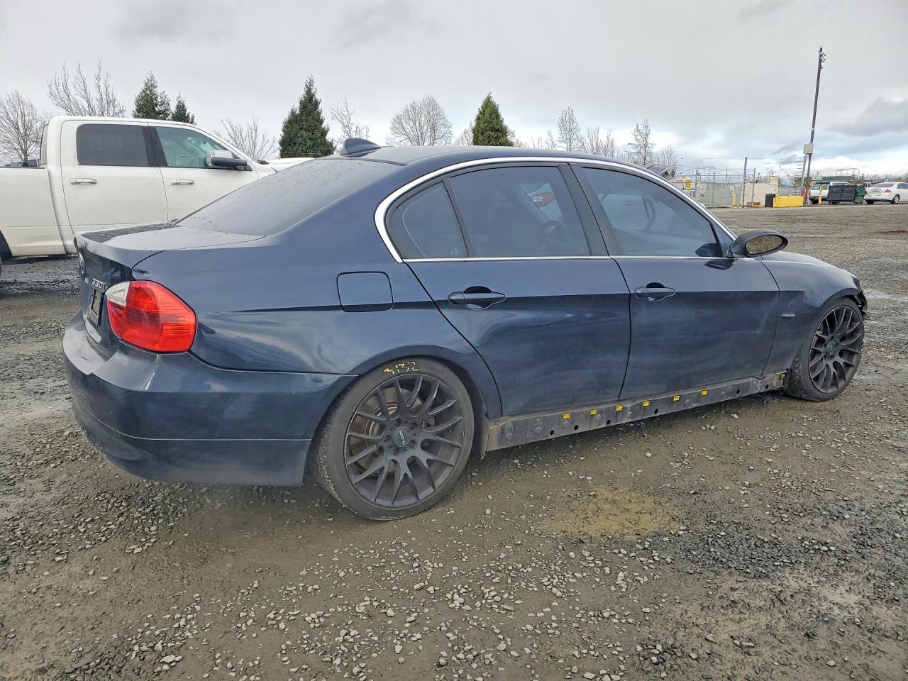 2006 BMW 330 i