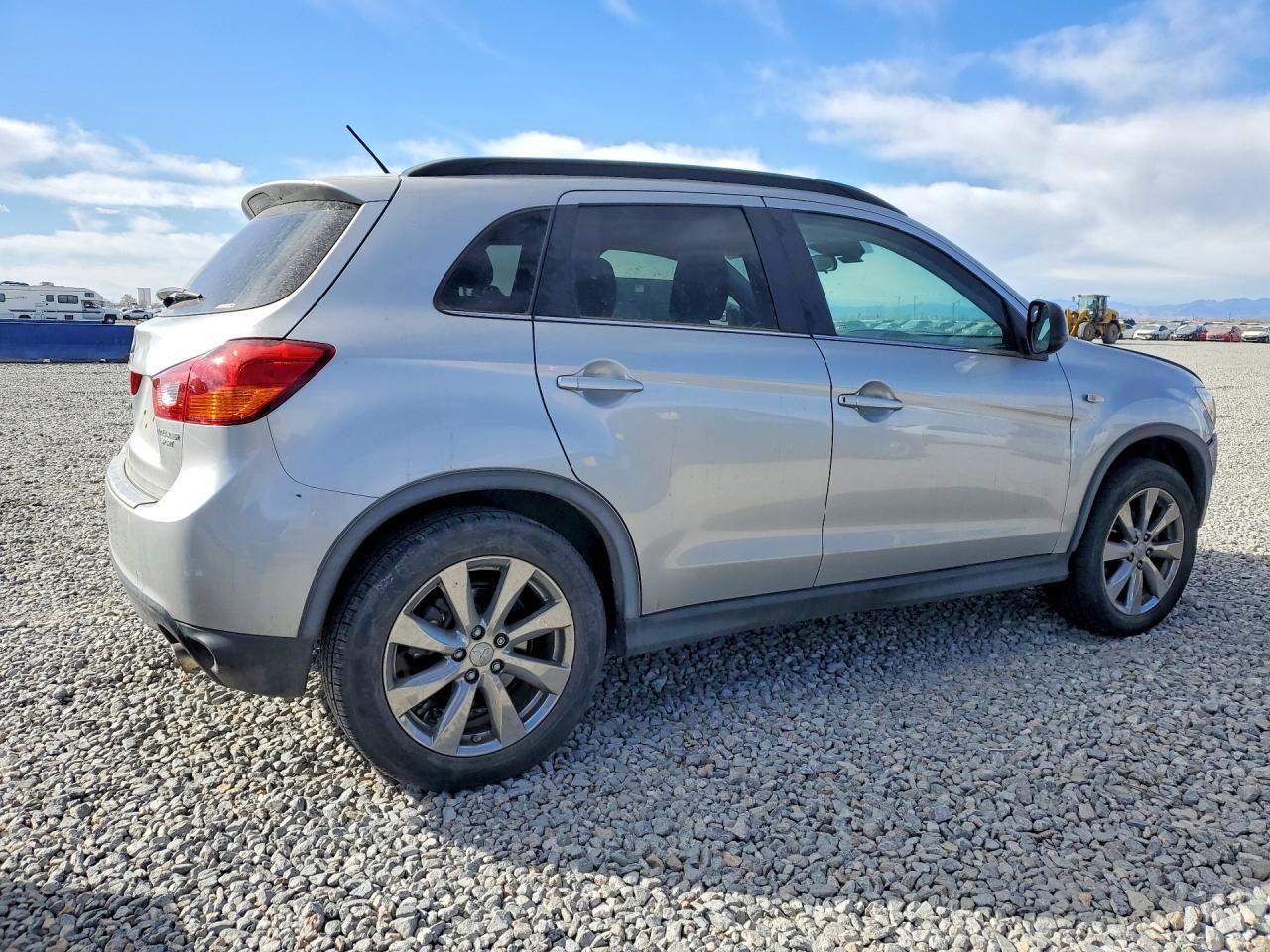 2013 Mitsubishi Outlander Sport le